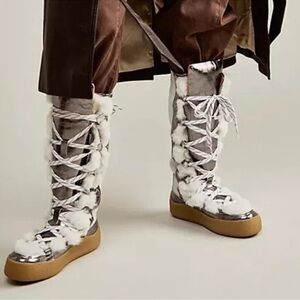 NIB FREE PEOPLE Wilder Mukluk Boot in Arctic Fox 7